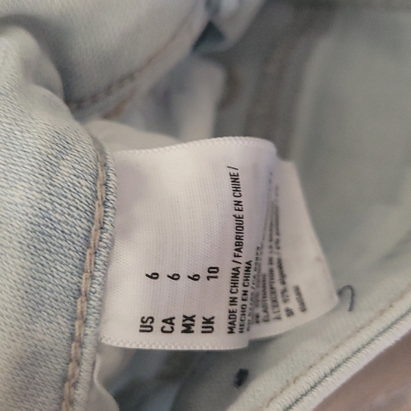 AMERICAN EAGLE HIGH RISE SHORTIE - Picture 8 of 8